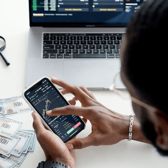 RavexorilioPro team di esperti di investimenti in criptovalute